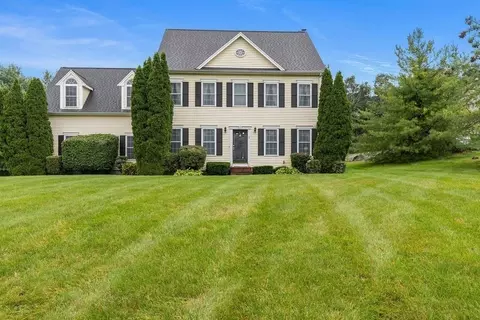 2 Raymond Tatro Ln, North Attleboro, MA 02760