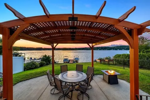 180 Lakeview Ave, East Brookfield, MA 01515