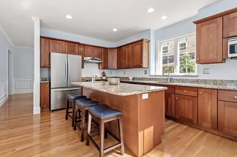 8 Maple Leaf Dr, Boston, MA 02136 photo 9