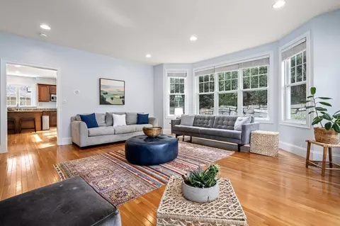 8 Maple Leaf Dr, Boston, MA 02136 photo 2