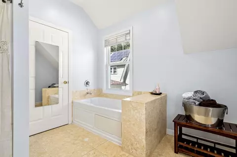 8 Maple Leaf Dr, Boston, MA 02136 photo 19