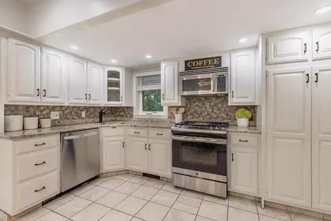 49 Central St, Saugus, MA 01906 photo 14