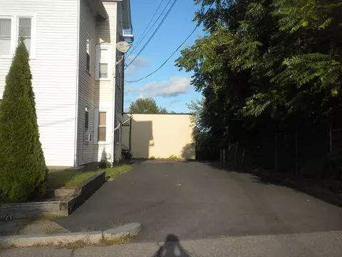 24 Mann St, Attleboro, MA 02703 photo 4
