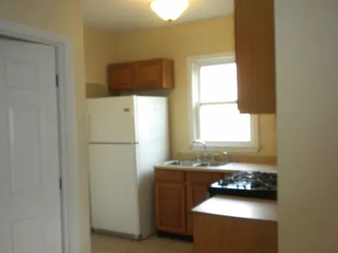 24 Mann St, Attleboro, MA 02703 photo 9