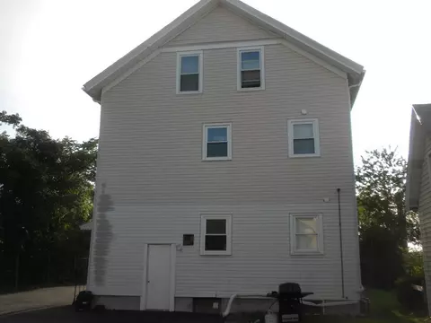 24 Mann St, Attleboro, MA 02703 photo 6