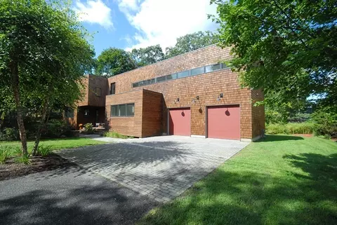 120 Laurel St, Concord, MA 01742