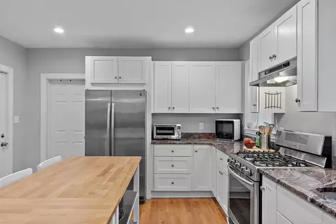 79 Mount Washington St, Lowell, MA 01854 photo 4