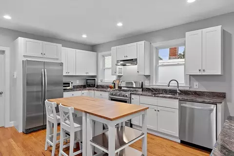 79 Mount Washington St, Lowell, MA 01854 photo 3