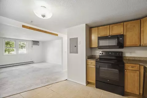 870 Haverhill St #11B, Rowley, MA 01969