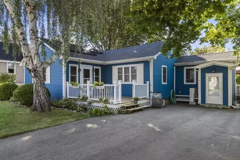 55 Seaview Ave, Fairhaven, MA 02719