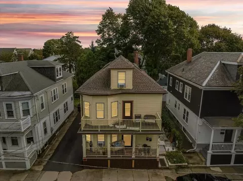 9 Vale St, Salem, MA 01970