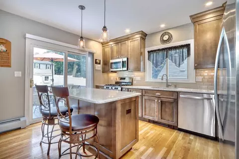 4 Evans St, Saugus, MA 01906 photo 9