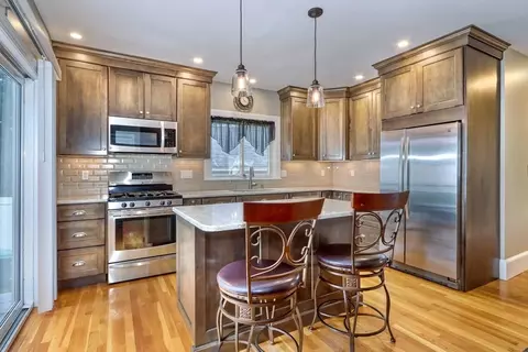 4 Evans St, Saugus, MA 01906 photo 8