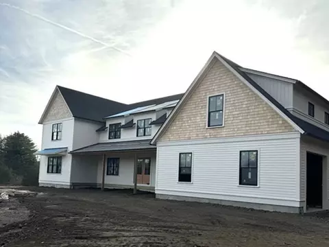 2 Farm View Ln, Newbury, MA 01951