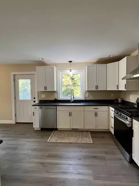 34 Bromont St, Chicopee, MA 01020 photo 5