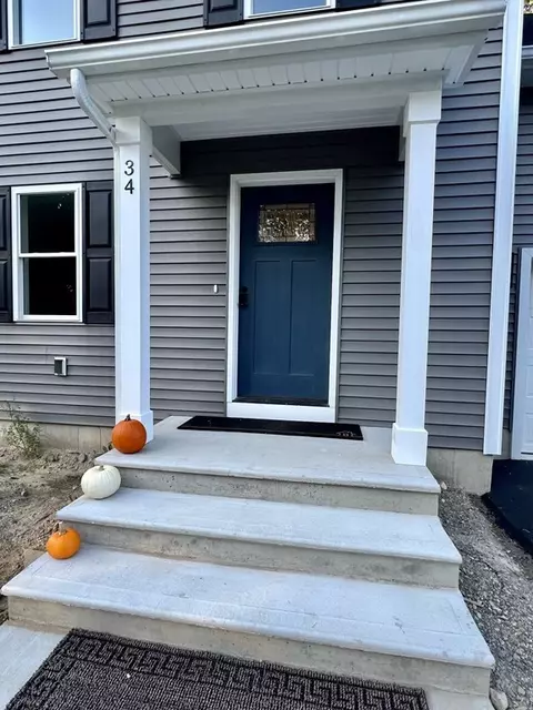 34 Bromont St, Chicopee, MA 01020 photo 2