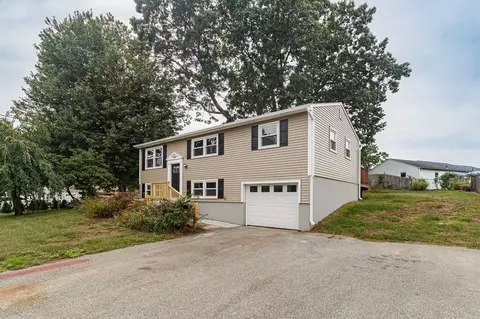 116 Bostwick Ln, Chicopee, MA 01020 photo 33
