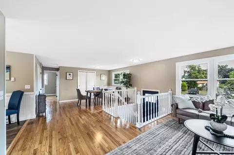 116 Bostwick Ln, Chicopee, MA 01020 photo 4