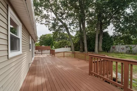 116 Bostwick Ln, Chicopee, MA 01020 photo 31