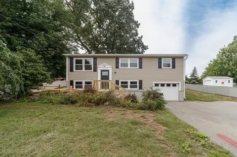 116 Bostwick Ln, Chicopee, MA 01020 photo 2
