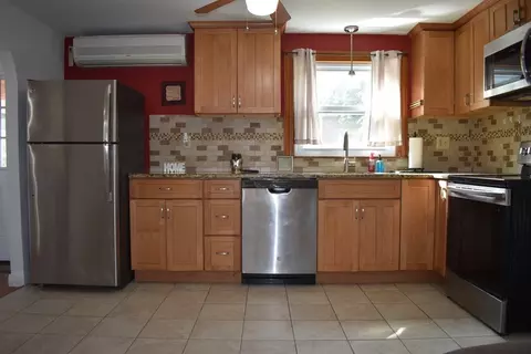 211 W Mountain St, Worcester, MA 01606 photo 3
