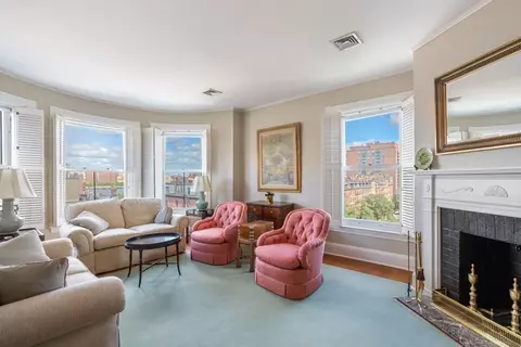 330 Dartmouth St #7N, Boston, MA 02116