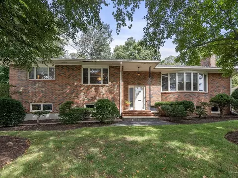 663 Beaver, Waltham, MA 02452