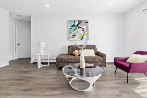 4 Robinwood #8, Jamaica Plain, MA 02130