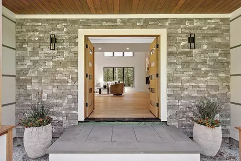 61 Channing Rd, Concord, MA 01742