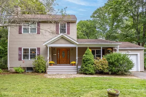 211 Grove St, Reading, MA 01867
