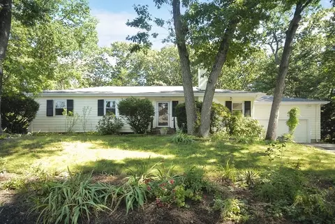 7 Linmoor Ter, Lexington, MA 02420