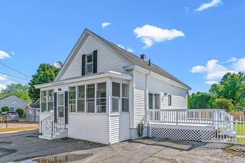 30 Elm St, Dracut, MA 01826