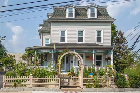 26 Oak St, Boston, MA 02136