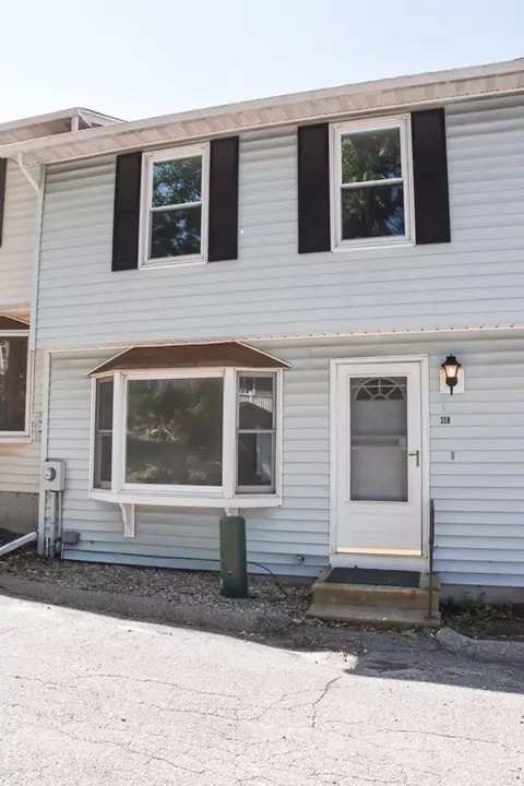 35 Genessee St #B, Worcester, MA 01603