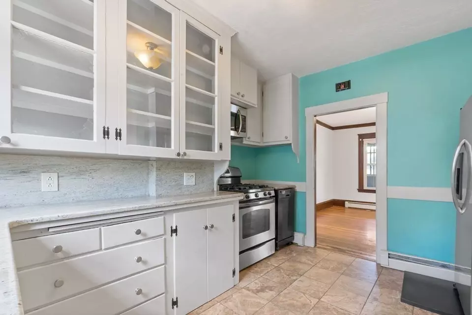  34 Harding St, Fall River, MA 02720 photo 11
