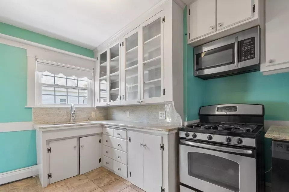  34 Harding St, Fall River, MA 02720 photo 9
