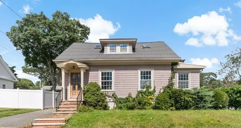  34 Harding St, Fall River, MA 02720 photo 2