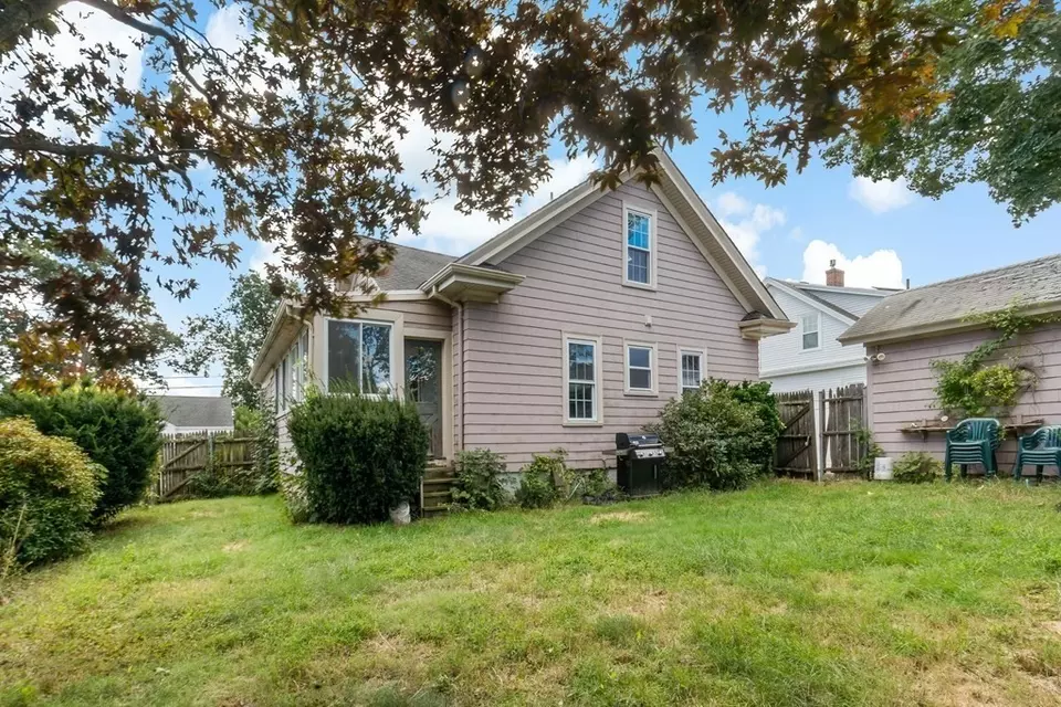  34 Harding St, Fall River, MA 02720 photo 4