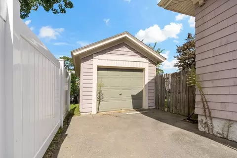 34 Harding St, Fall River, MA 02720 photo 3