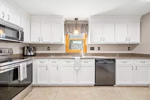 125 Eric Dr, Uxbridge, MA 01569 photo 7