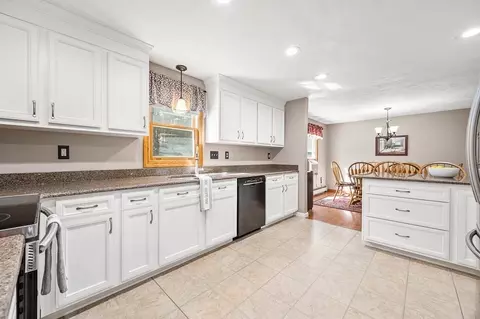 125 Eric Dr, Uxbridge, MA 01569 photo 10