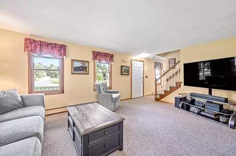 125 Eric Dr, Uxbridge, MA 01569 photo 5