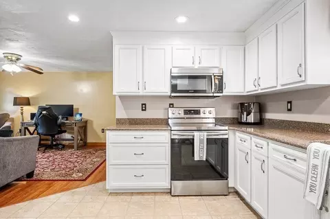 125 Eric Dr, Uxbridge, MA 01569 photo 8