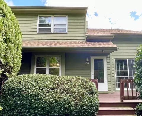 8 Country Club Ln #C, Milford, MA 01757