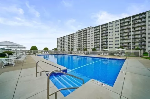 200 Cove Way #807, Quincy, MA 02169
