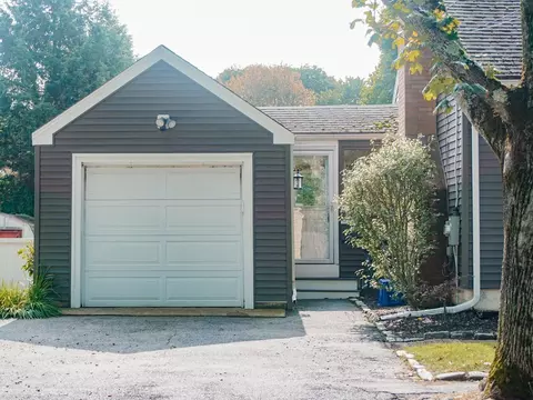12 Chipman Rd, Beverly, MA 01915 photo 3