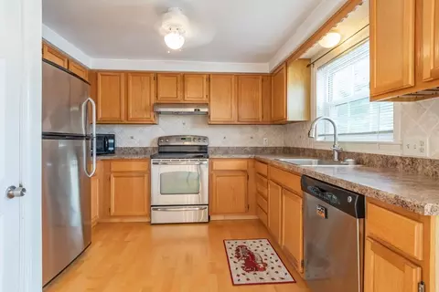 3 E Ridge Rd #3, Merrimack, NH 03054