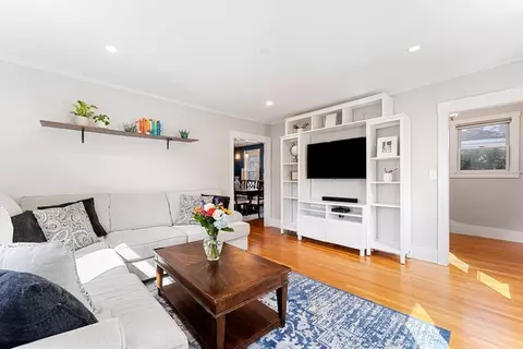 9 Warren, Reading, MA 01867 photo 6