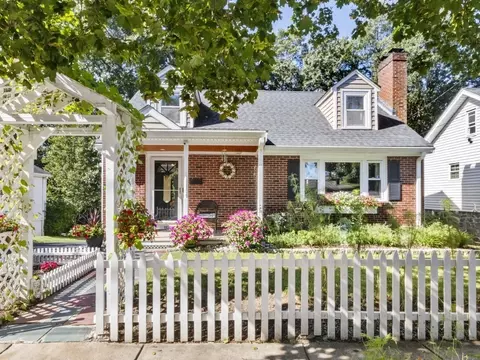 85 Bateman St, Boston, MA 02131