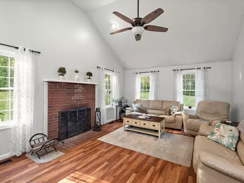 17 Pineview Rd, Dudley, MA 01571 photo 8